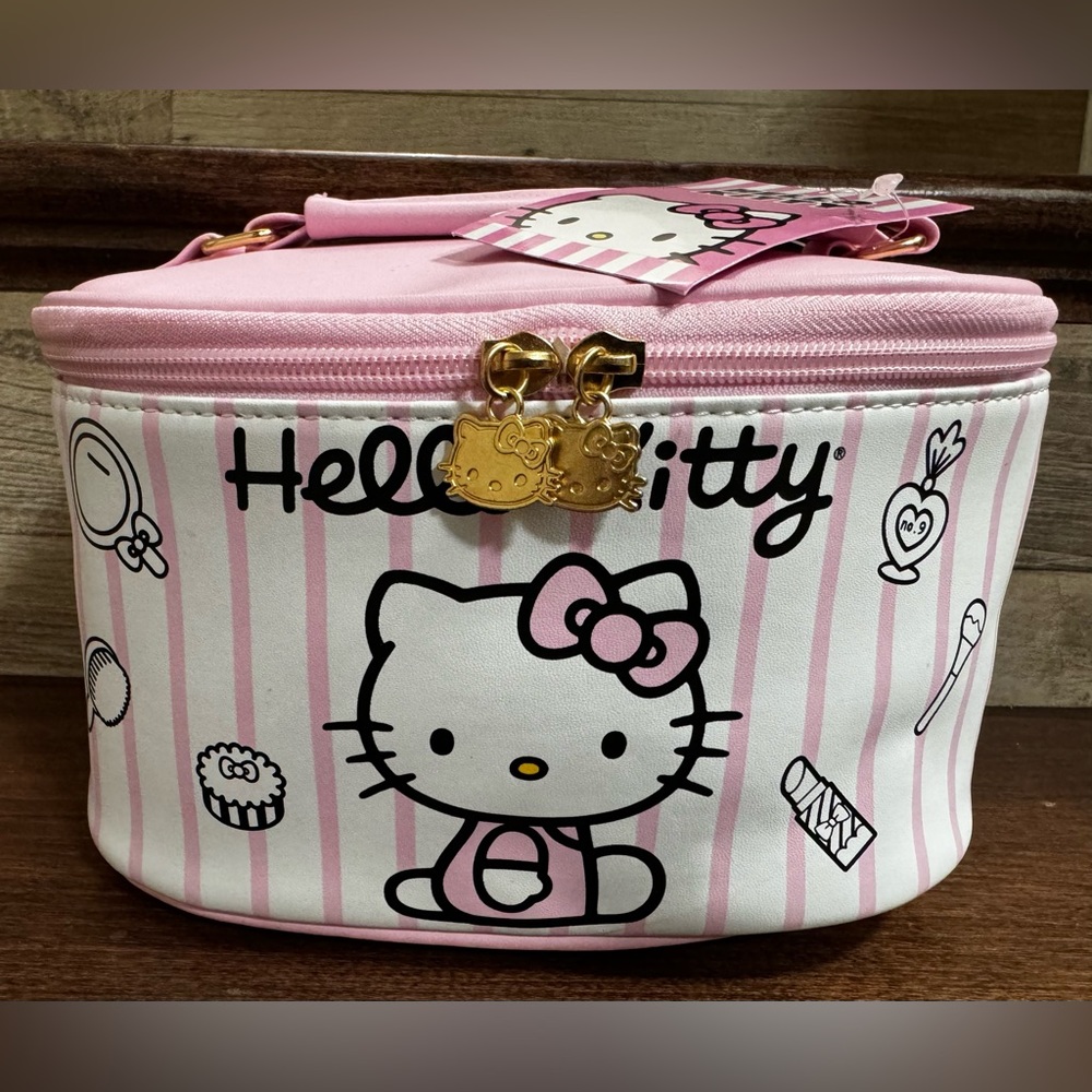✅ Super Cute 🥰 Hello  Kitty Super Cute Makeup / Cosmetic Bag -NEW - Picture 5 of 14